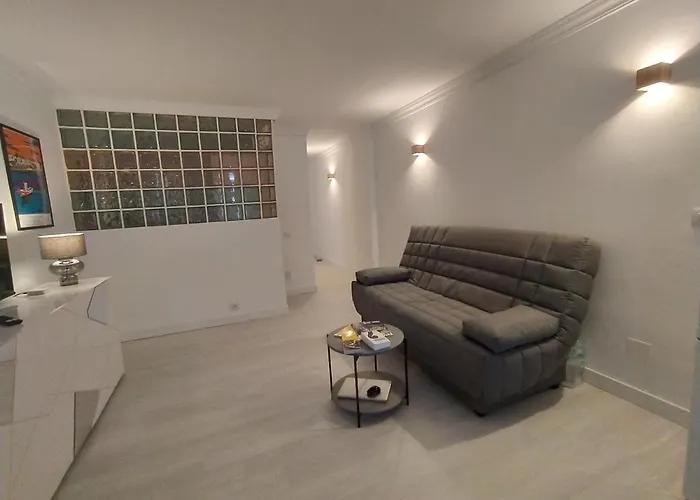 Design Flat In Central Place Nhere Yumbo